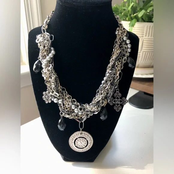 Twisted Chain & Pearl Necklace w/Charms & Pendant - Picture 9 of 9